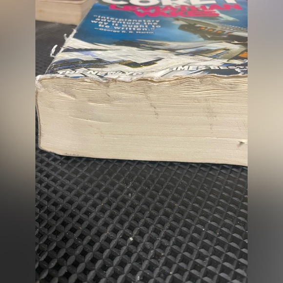 Leviathan Wakes Paperback by James S.A. Corey , The Expanse - Picture 4 of 6